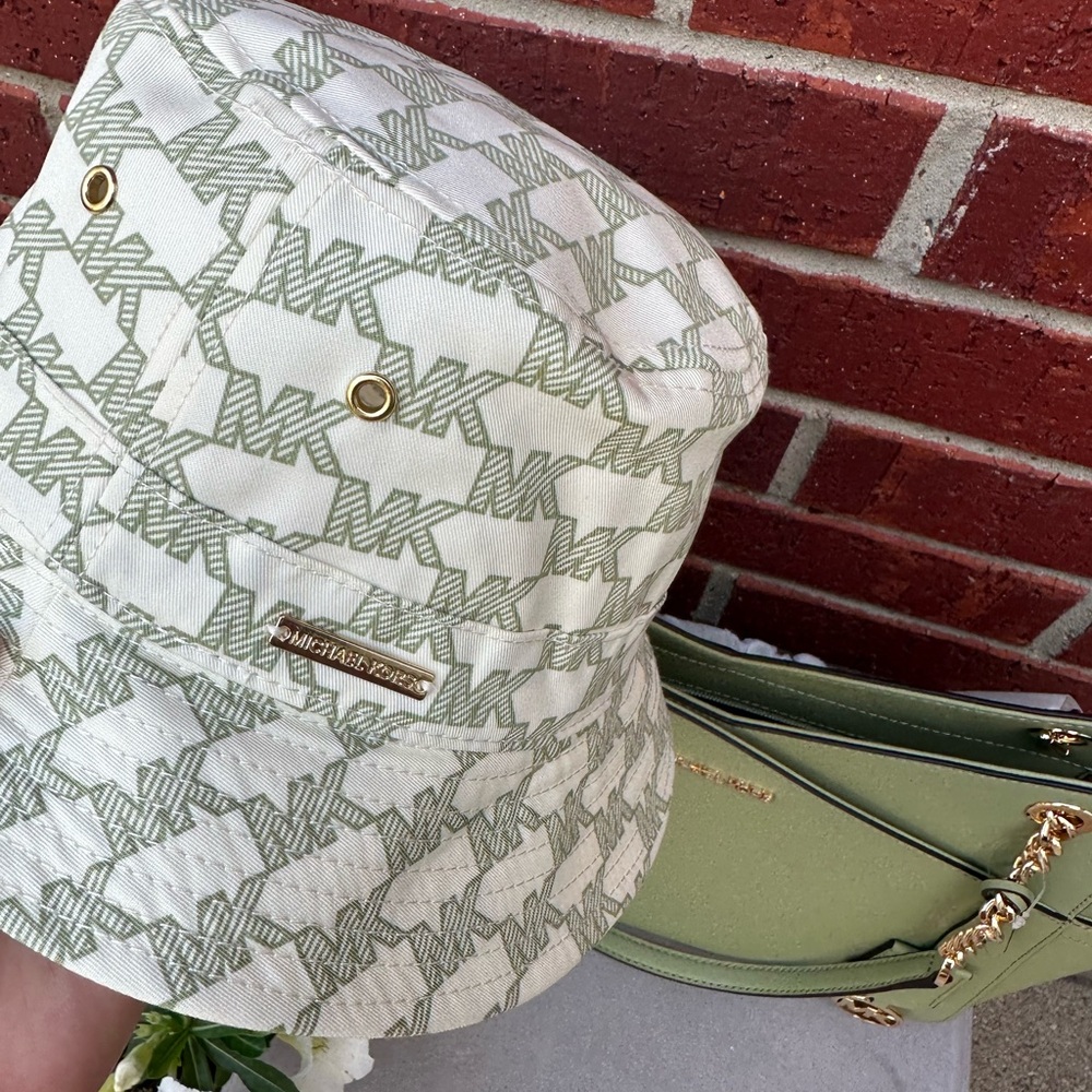 Michael Kors purse and bucket hat - Picture 3 of 7